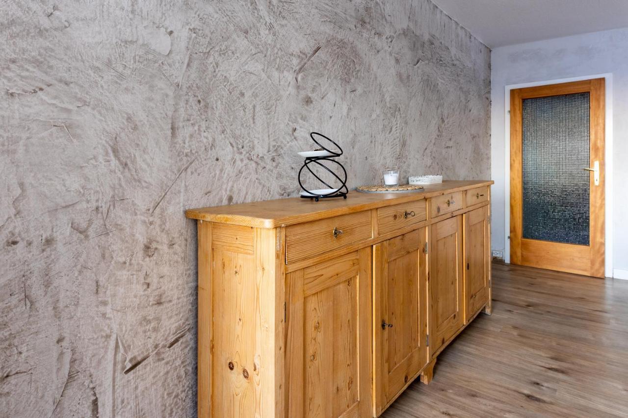 L&P Appartement Gerlitzen & Pool - Haus Enzian Kanzelhohe Kültér fotó