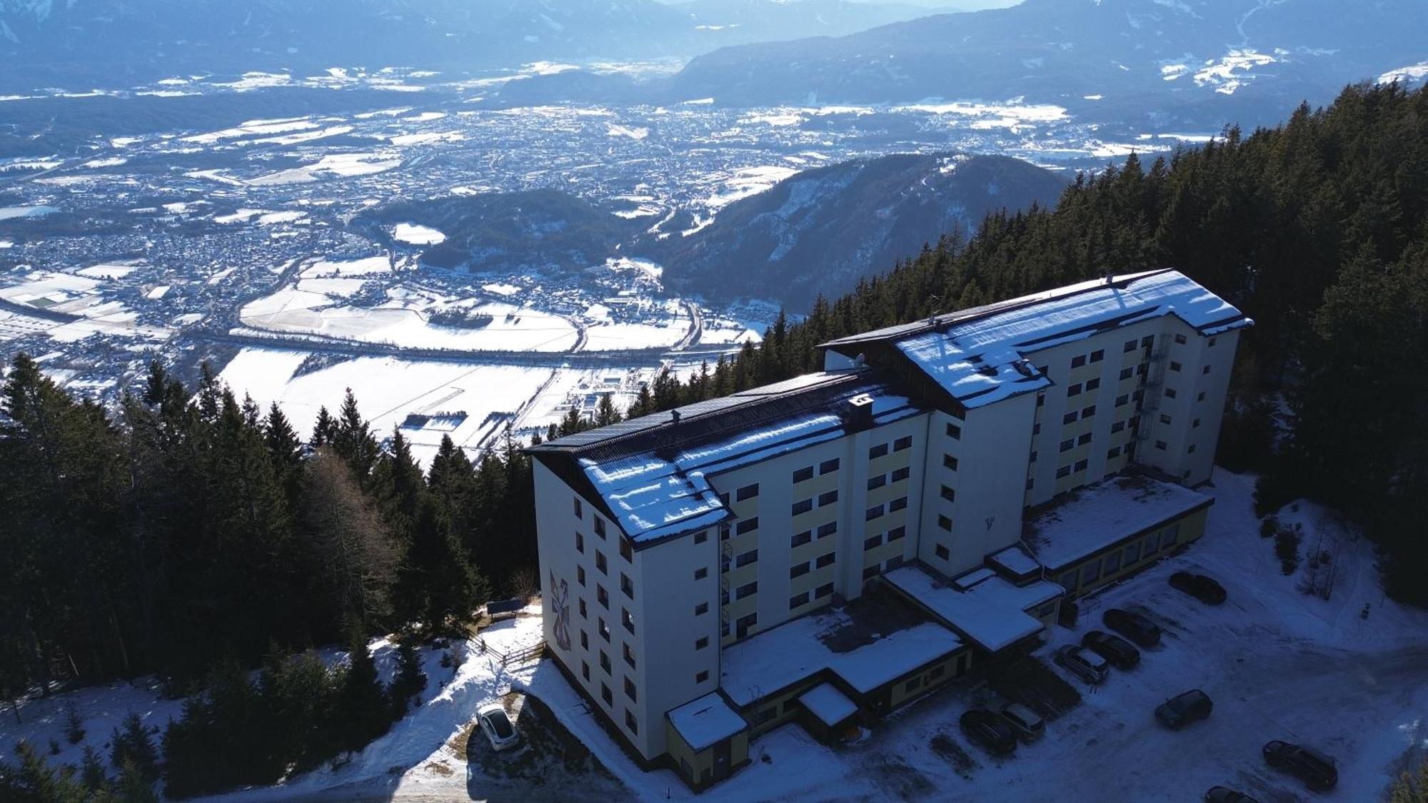 L&P Appartement Gerlitzen & Pool - Haus Enzian Kanzelhohe Kültér fotó