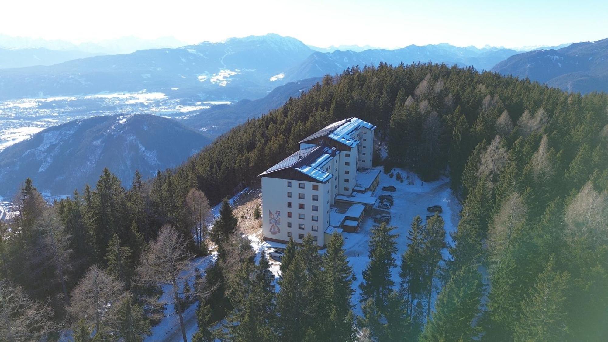 L&P Appartement Gerlitzen & Pool - Haus Enzian Kanzelhohe Kültér fotó