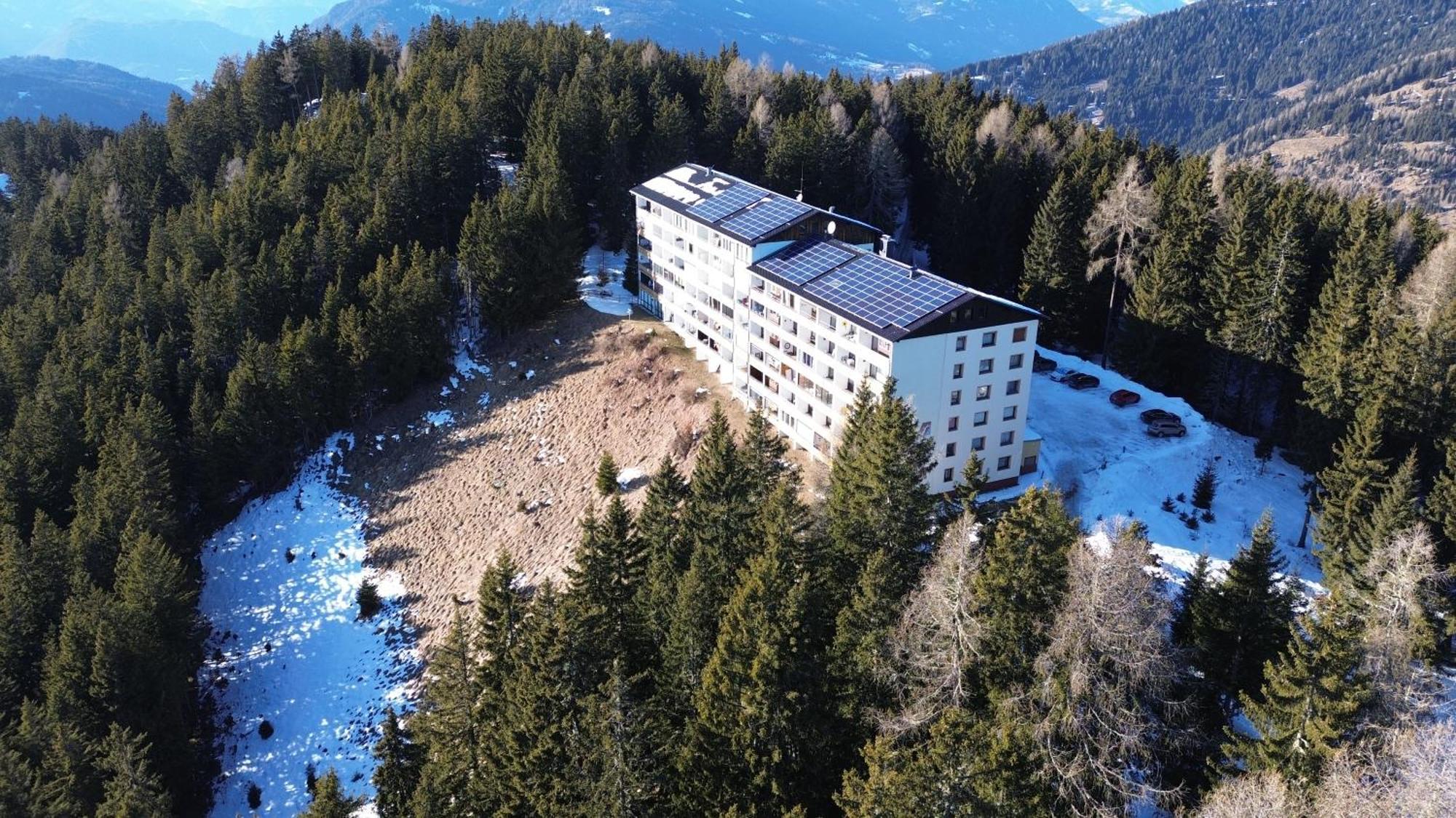 L&P Appartement Gerlitzen & Pool - Haus Enzian Kanzelhohe Kültér fotó